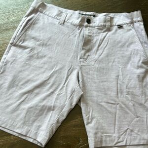 Men’s golf shorts
